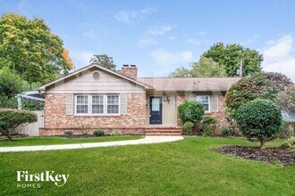 Building Photo - 1102 Pitt Pl
