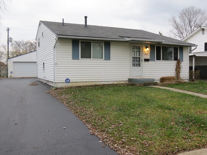 Primary Photo - 895 Maurine Dr