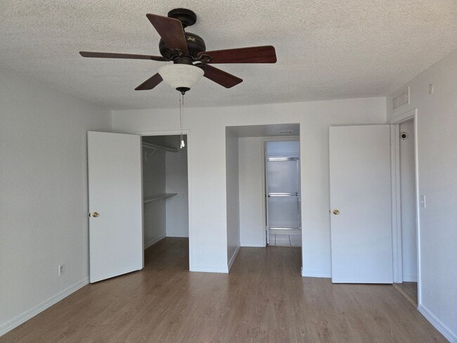 Building Photo - 3 Bedroom Single Family Home in Phoenix