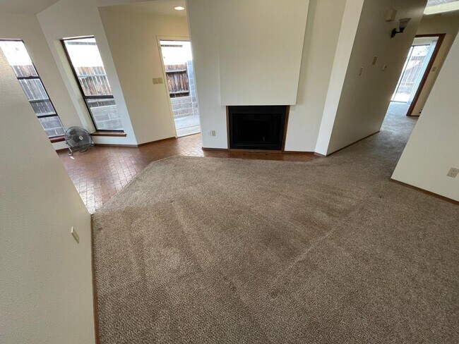 Foto del edificio - 5320 Heritage Way NE