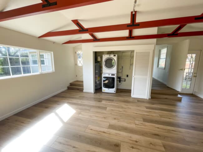 Building Photo - GORGEOUS NEW REMODEL! MARINWOOD 3BR Home,2...