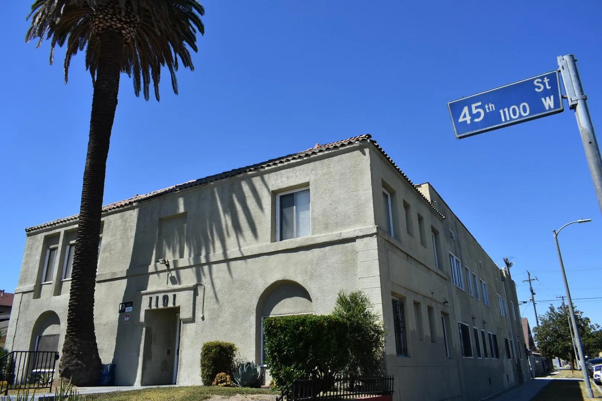 Building Photo - Del Rey Urban Income Funds, LLC