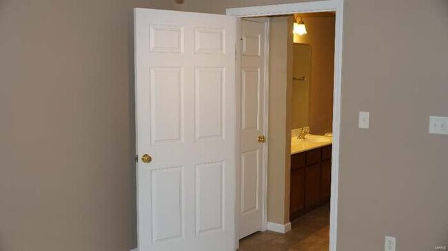 Foto del edificio - 10201 Spring Creek Ln