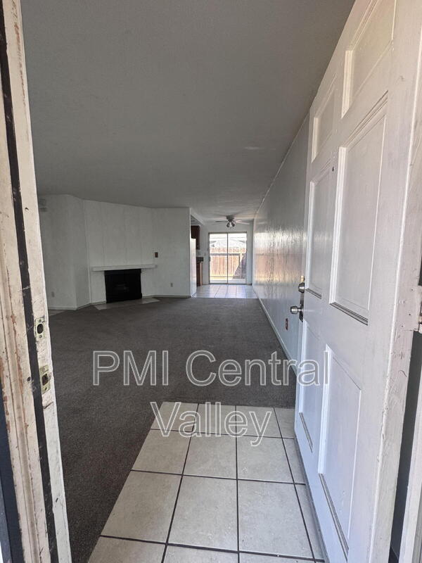 Building Photo - 8920 N El Dorado St