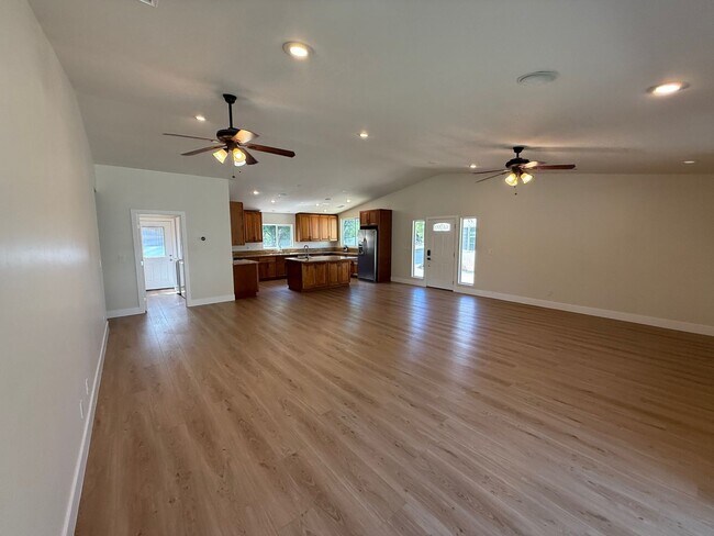Foto del edificio - Beautiful 3 Bedroom 2 bath home in well de...