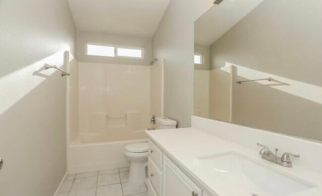 Foto del edificio - 5404 Lavender Ct