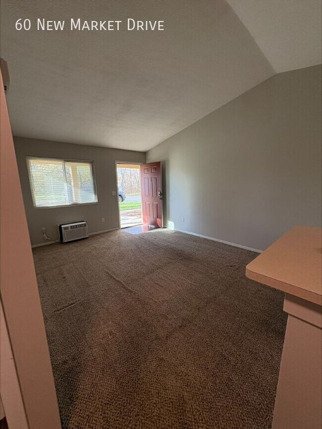 Foto del edificio - 60 New Market Dr