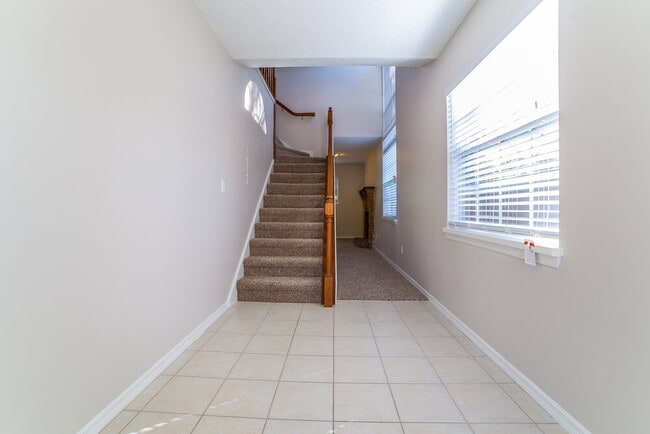 Building Photo - 17 N Hillside Ave