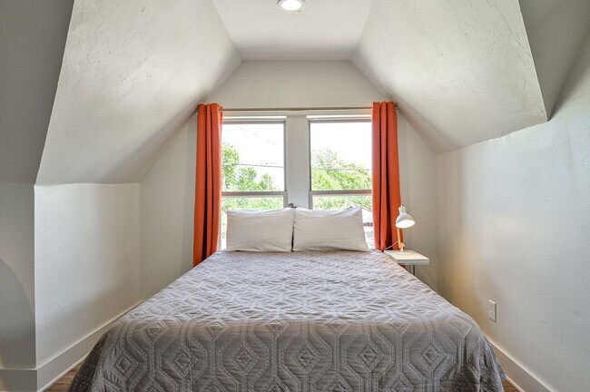 Foto del edificio - 1509 N Everest Ave