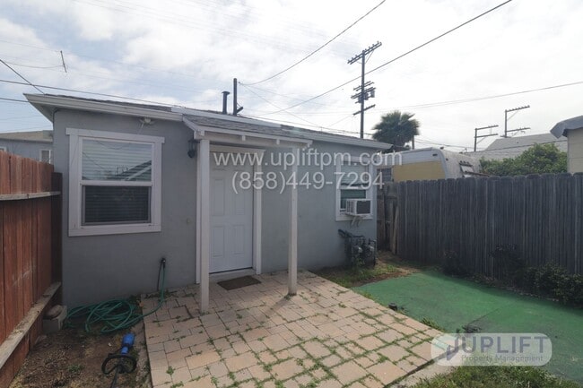 Building Photo - Logan Ave (3123)