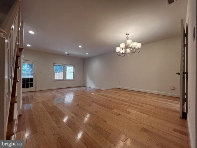 Foto del edificio - 7537 Coddle Harbor Ln