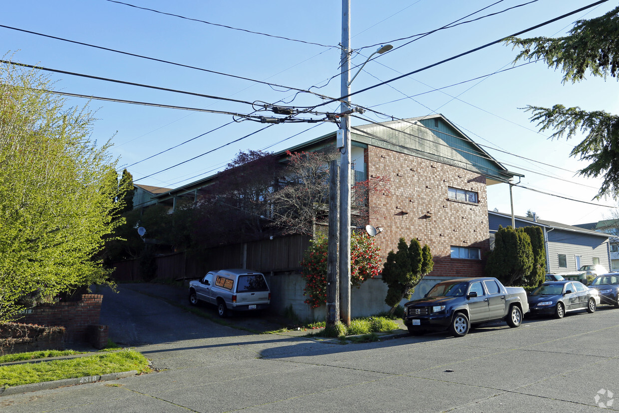 Building Photo - Juneau Apartments