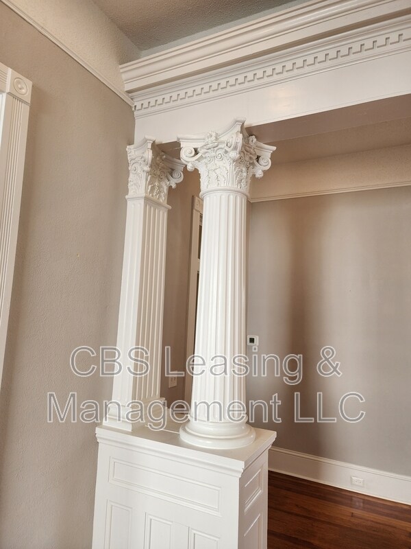 Building Photo - 2908 10th Ave