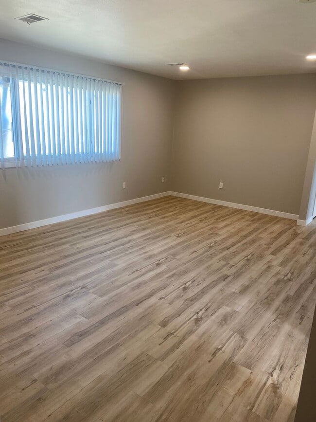 Building Photo - 8886-8888 N Lowell Blvd (DUPLEX)