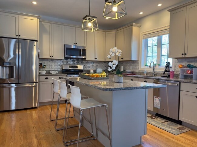 Building Photo - 47 Quarry Rd