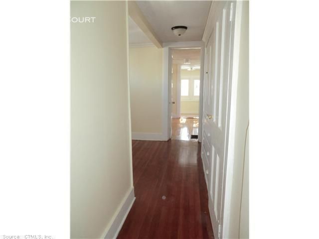 Building Photo - 5 Bedroom Single Family House with Parking