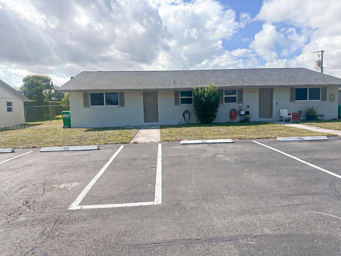Primary Photo - 3962 Park Ln