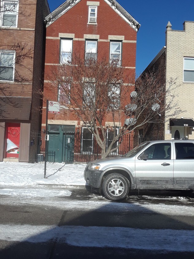 Primary Photo - 934 W 35th Pl