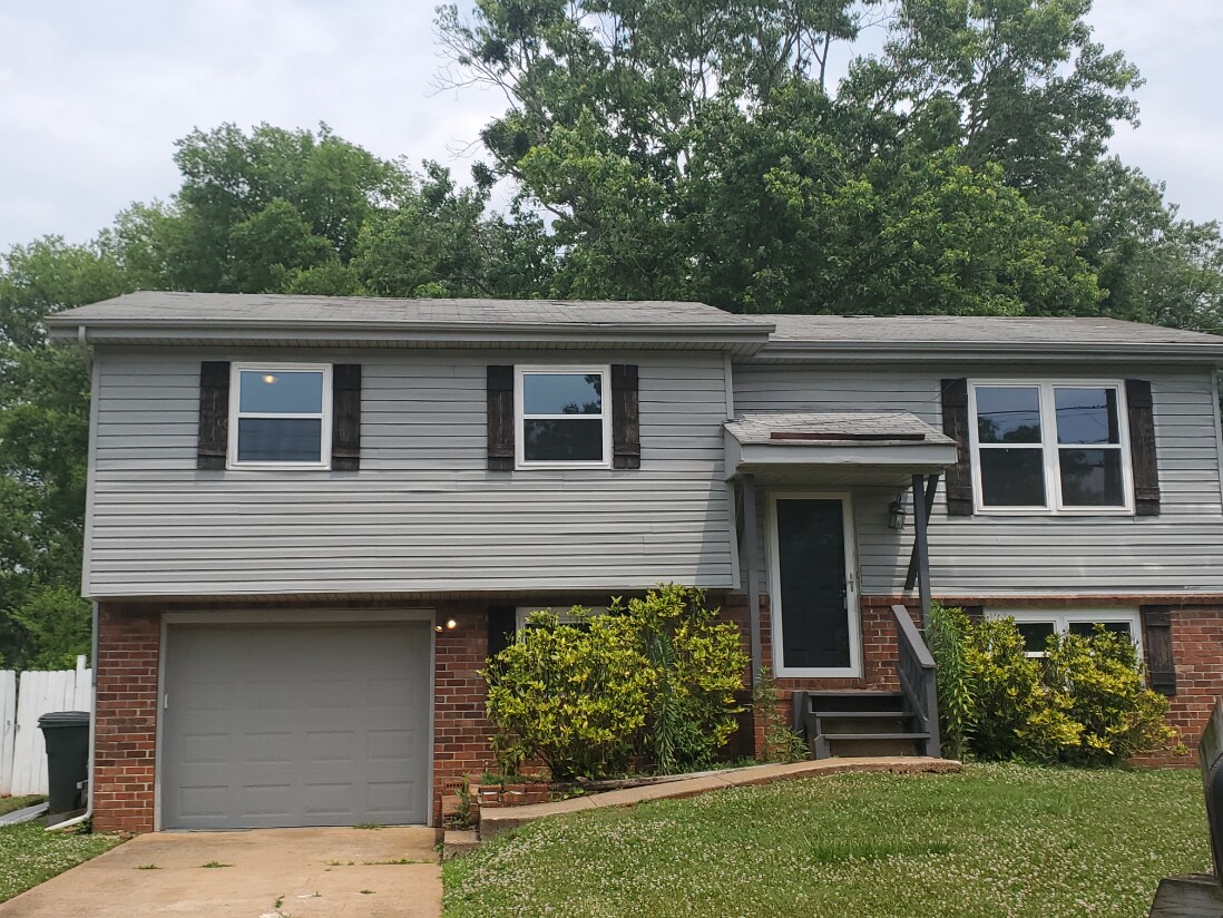 Beautiful & Charming 4-Bedroom Home with ... - Beautiful  & Charming 4-Bedroom Home with ...