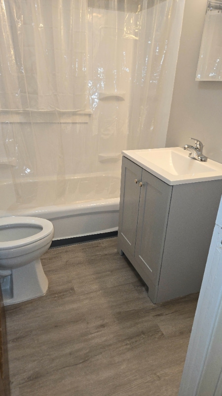 Foto del edificio - 414 Taunton Pl