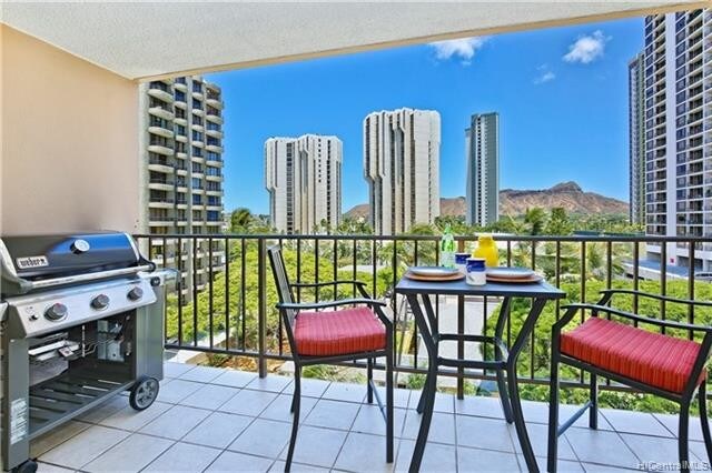 Foto del edificio - 250 Ohua Ave