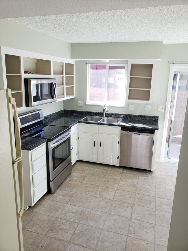 Building Photo - 1219 Willow Bend Cir