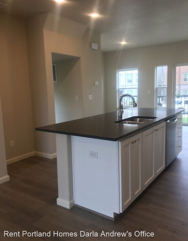 Building Photo - 3 br, 3 bath House - 11400 SW Mont Blanc St