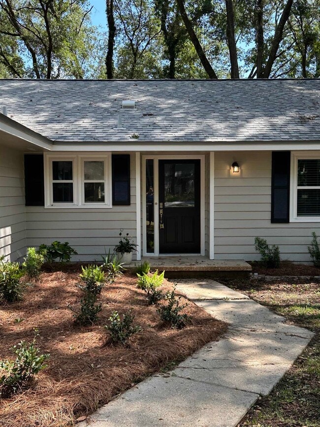 Building Photo - 3016 Giles Pl
