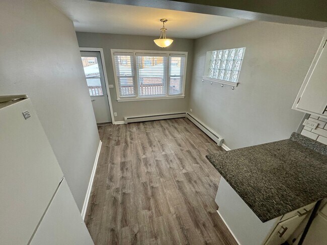 Foto del edificio - 6038 W Peterson Ave