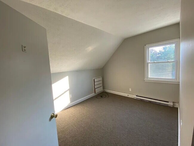 Foto del edificio - Prime USM Campus Location – Modern 2BR Above Offices | Walk to Downtown & Deering Oaks