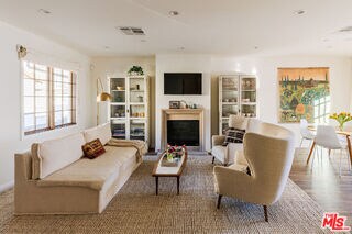 Building Photo - 388 S Los Robles Ave