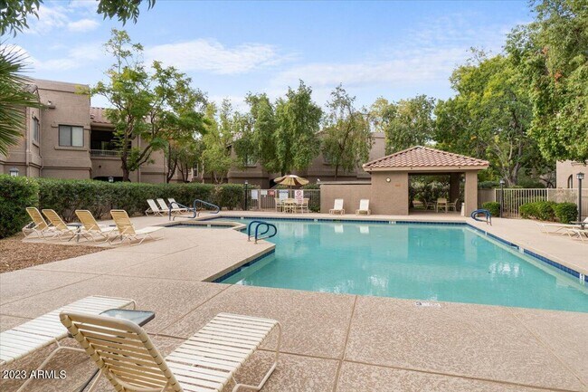 Foto del edificio - 15050 N Thompson Peak Pkwy