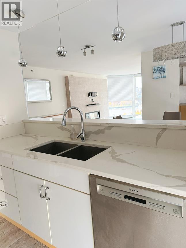 Building Photo - 289 Drake St