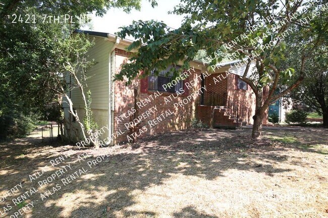 Foto del edificio - 2421 7th Pl NE