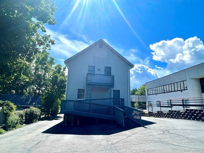 Building Photo - 252 High Ave