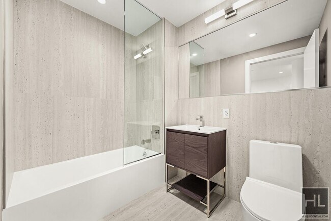 Foto del edificio - BRUCKNER BOULEVARD