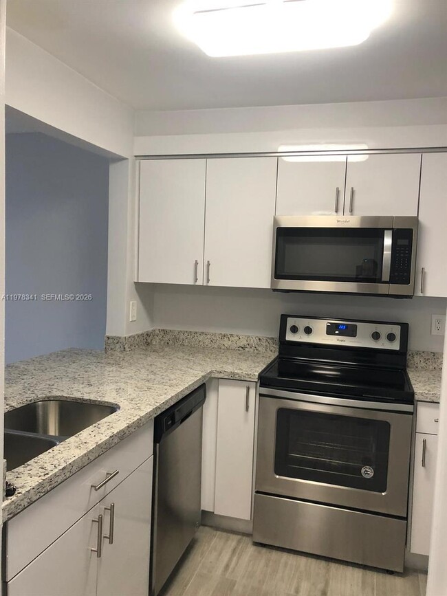 Foto del edificio - 3400 Foxcroft Rd