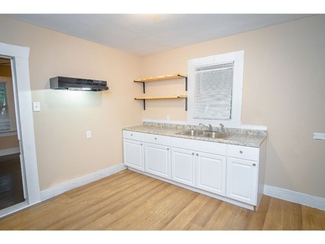 1323 Lamar St Unit 2, San Antonio, TX 78202 Room for Rent in San