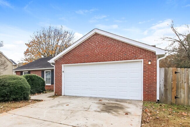 Foto del edificio - 713 Arbor Hill Dr