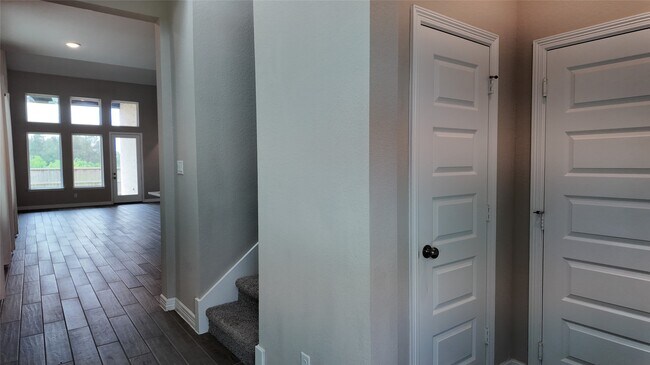 Foto del edificio - 360 Mallorn Ln