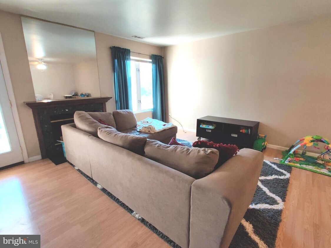 276 Juanita Ct, Levittown, PA 19057 Townhome Rentals in Levittown PA