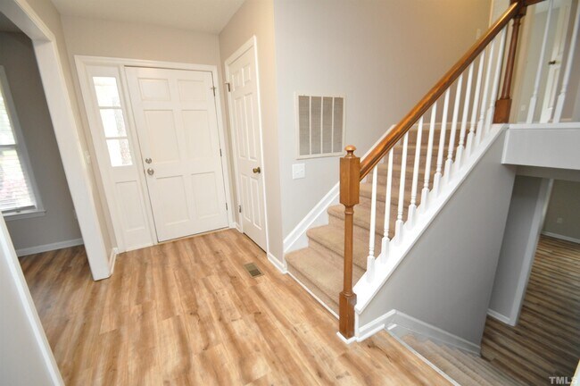 Building Photo - 5201 Shagbark Dr