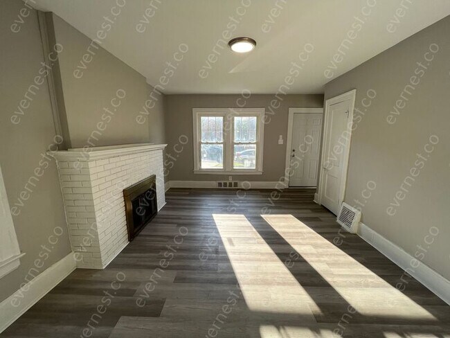 Foto del edificio - 922 Edgewood Dr