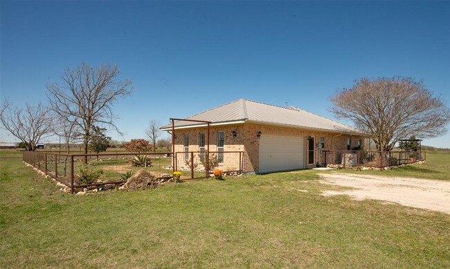 Building Photo - 10106 Schmidt Ln