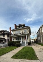 Building Photo - 579 Crescent Ave
