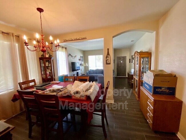 Building Photo - 31062 Bunker Dr