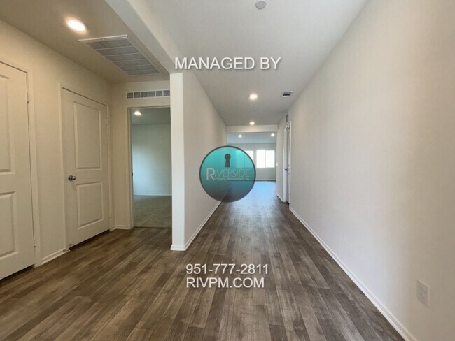 Building Photo - REMARKABLE RENTAL OPPORTUNITY IN SAN JACIN...