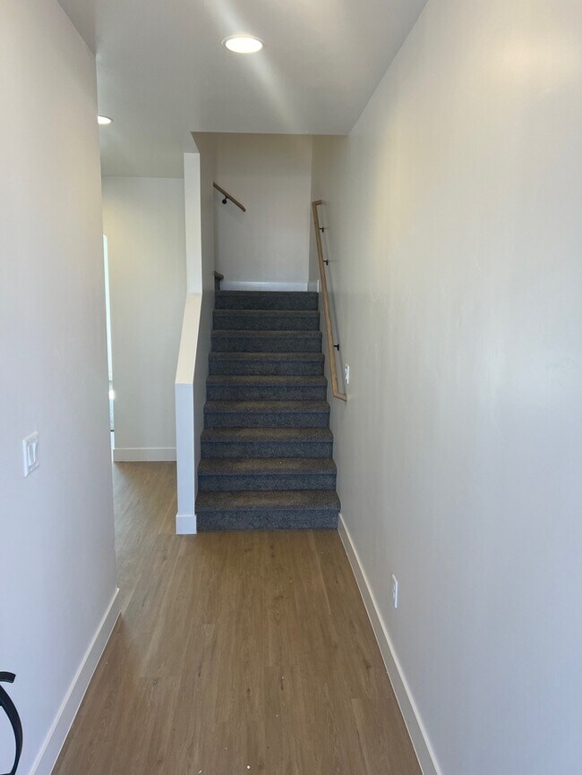 Foto del edificio - 504 E Heritage Pl