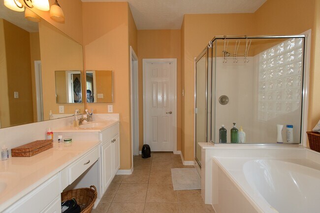 Foto del edificio - 25126 Knob Pines Ct