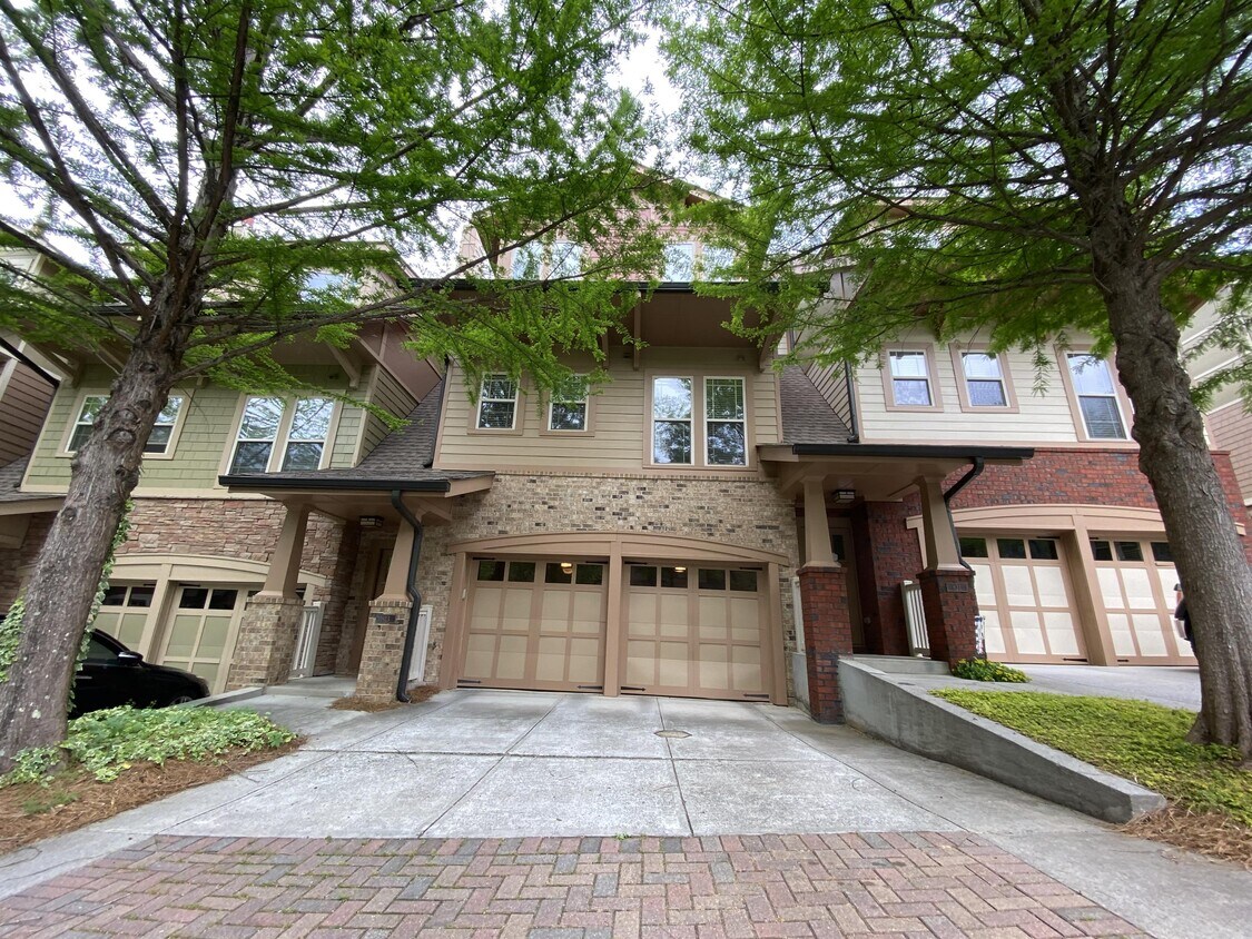 Primary Photo - 823 Millwork Cir